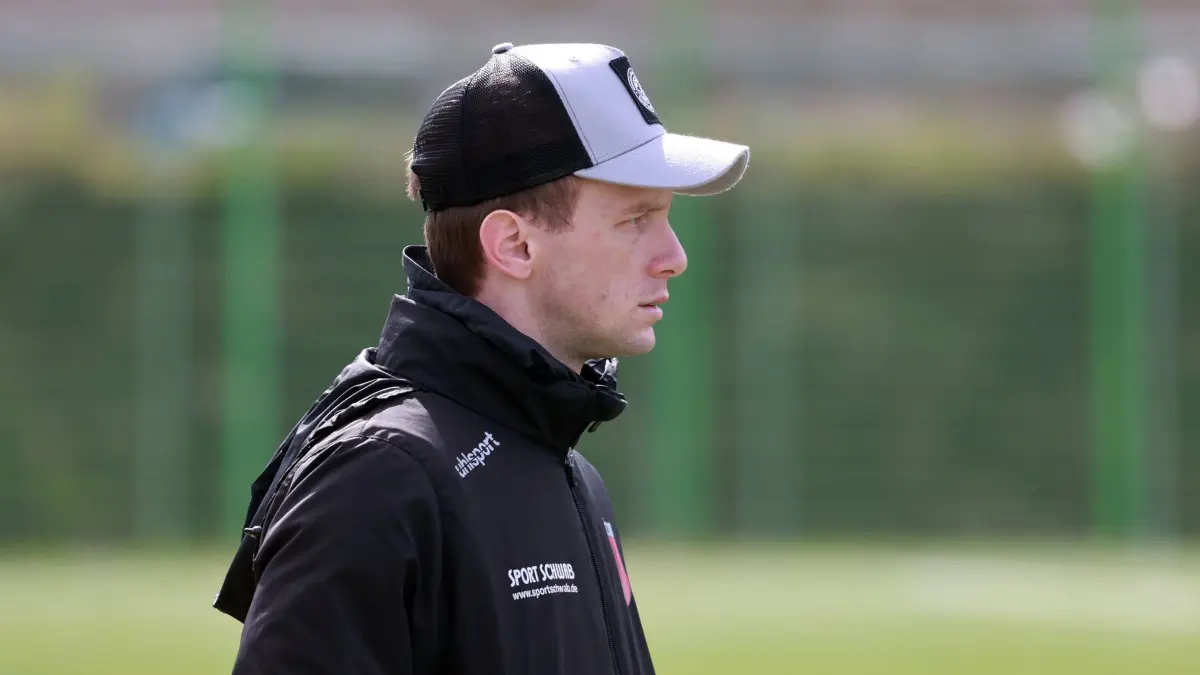 29.03.26 FC Esslingen - VfR Heilbronn Deutschland, Esslingen, 29.03.2026, Fussball, Amateure, Verbandsliga, FC Esslingen - VfR Heilbronn: Dominik Eitel Trainer FC Esslingen. *** 29 03 26 FC Esslingen VfR Heilbronn Germany, Esslingen, 29 03 2026, Soccer, Amateurs, Verbandsliga, FC Esslingen VfR Heilbronn Dominic Eitel team manager FC Esslingen