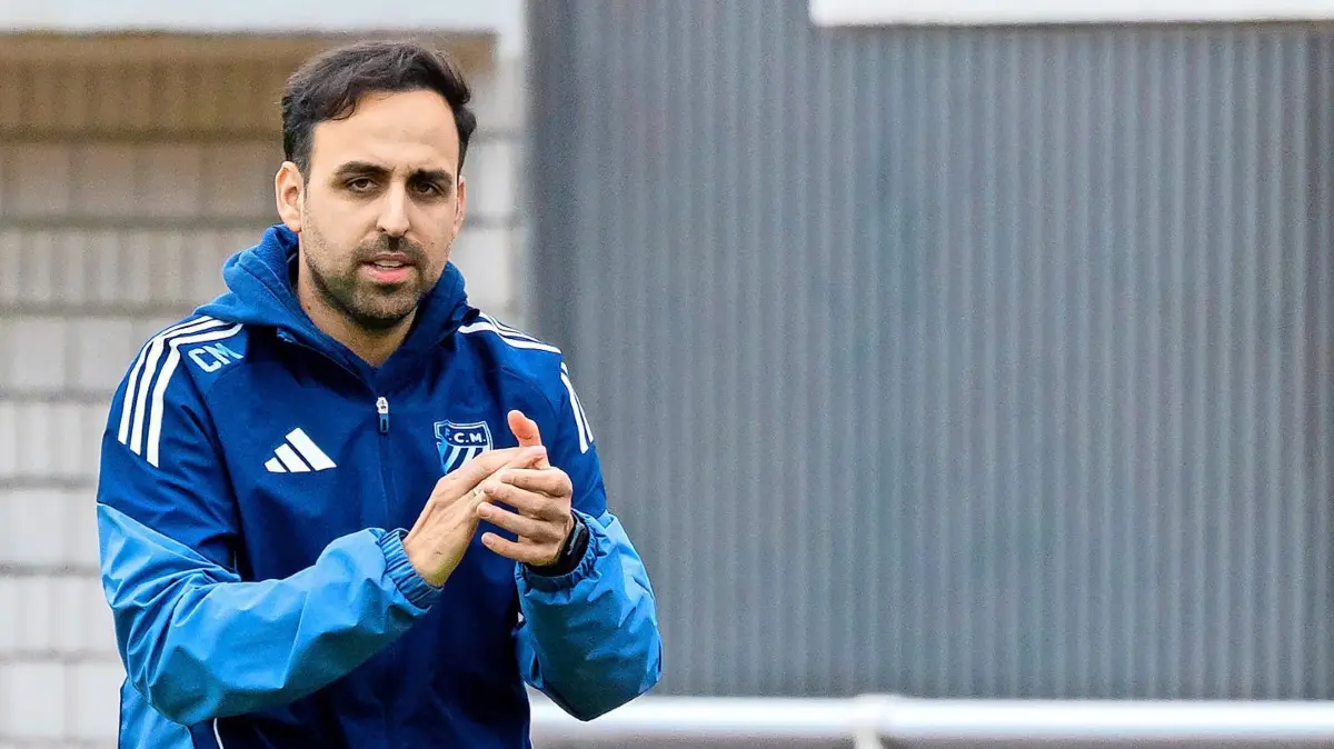 Fußball Bezirksliga, Marbach Sportgelände Leiselstein, FC Marbach (blau) SV Salamander Kornwestheim (gelb) Trainer Christos Makrigiannis, Foto: Andreas Essig
