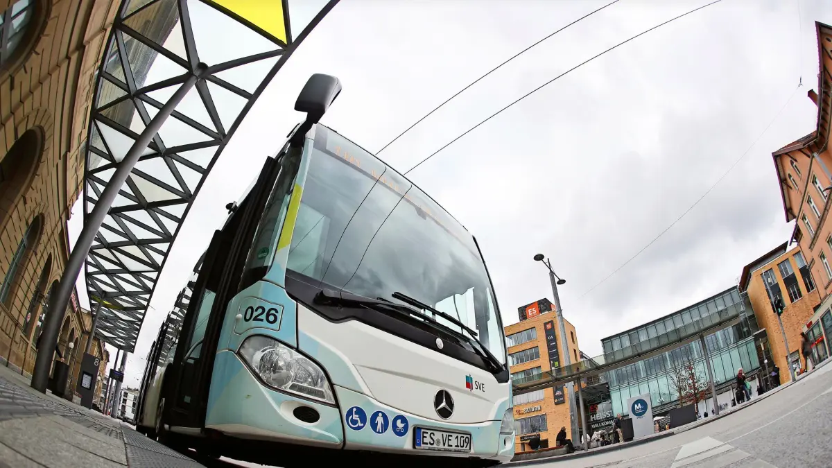 Esslingen Bahnhof Bus SVE
19.02.2024 Foto: Robin Rudel