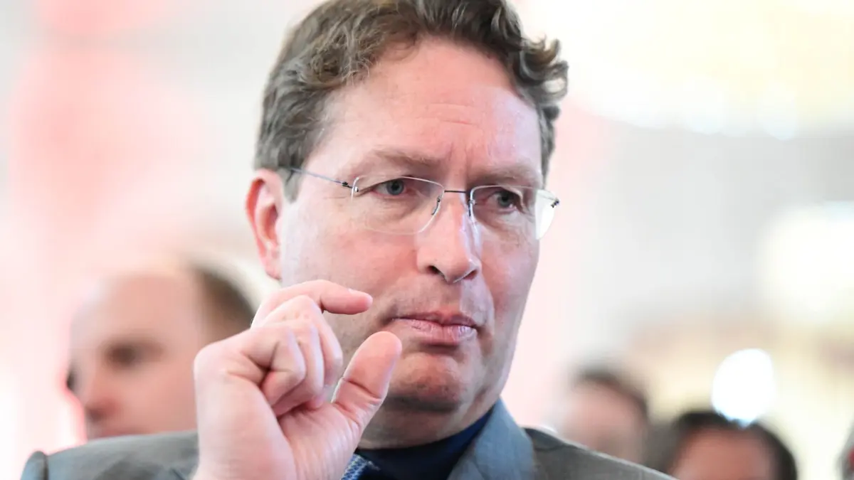 Auto Branchenveranstaltung Motor Presse Stuttgart: 10.06.2026, Baden-Württemberg, Stuttgart: Ola Källenius, Vorstandsvorsitzender Mercedes-Benz Group, aufgenommen bei einer Branchenveranstaltung der "Motor Presse Stuttgart" im Neuen Schloss. Foto: Bernd Weißbrod/dpa +++ dpa-Bildfunk +++