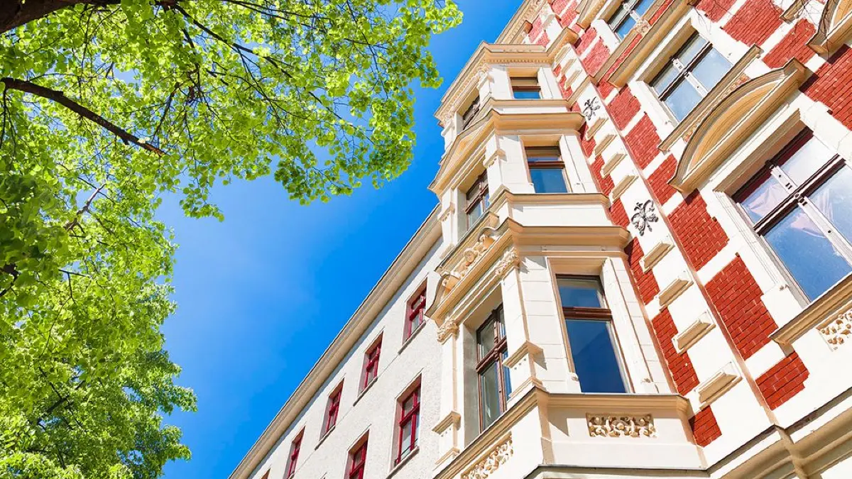 Seit einiger Zeit bietet die Firma Konzept+Grundbesitz das sogenannte "Kleine Immobilien-Seminar" an, bei dem grundlegende Prinzipien und Stolperfallen vor dem Kauf einer Immobilie gezeigt werden.