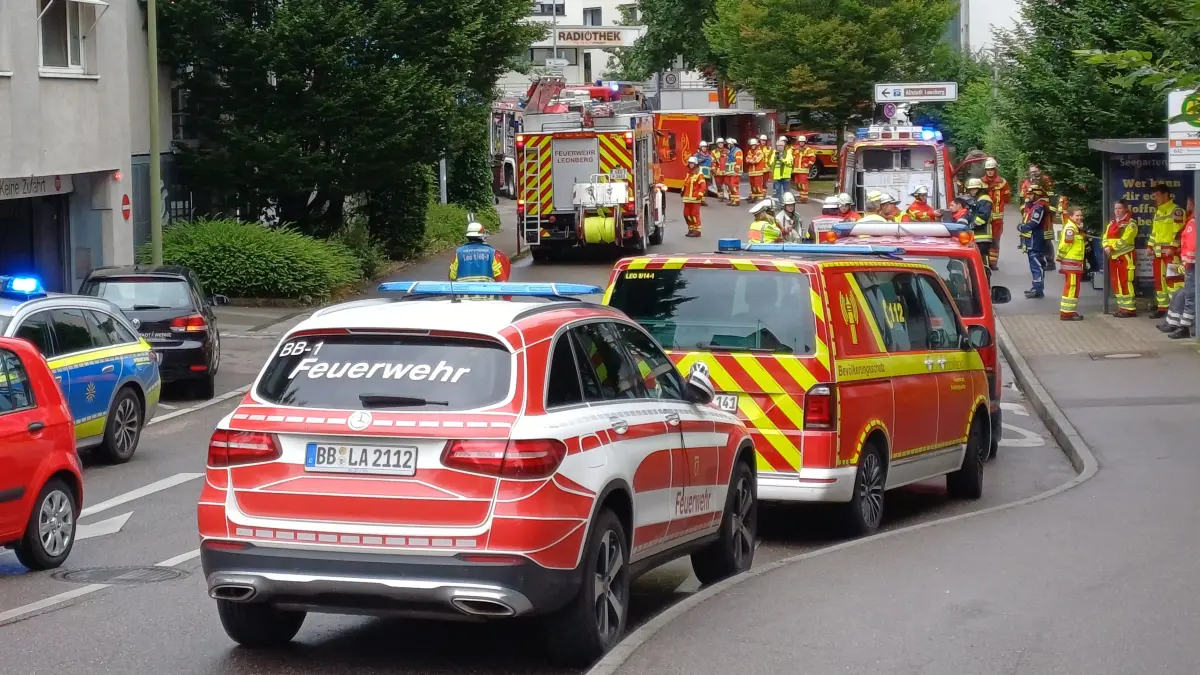 Großeinsatz am Leonberger Seedammcenter: In der Tiefgarage unter der Altstadt qualmt ein Auto