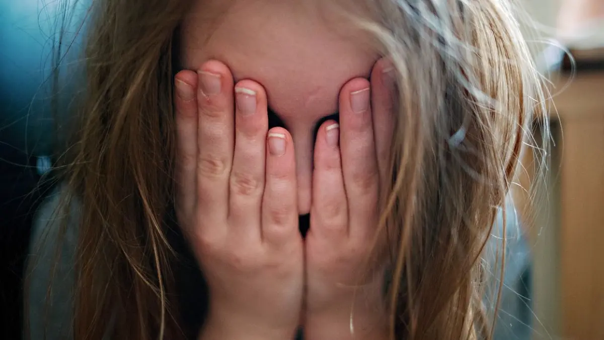 Etwa ein bis zwei Kinder pro Schulklasse sind von sexualisierter Gewalt betroffen.
