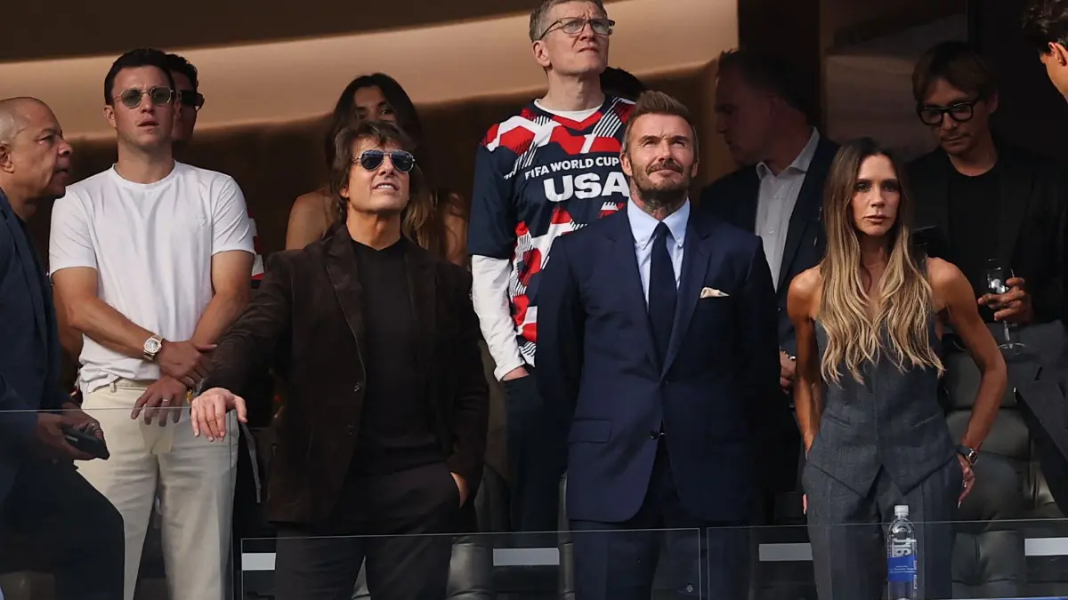 USA v Paraguay: Group D - FIFA World Cup 2026: LOS ANGELES, CALIFORNIA - JUNE 12: Tom Cruise, David and Victoria Beckham pictured during the FIFA World Cup 2026 Group D match between USA and Paraguay at Los Angeles Stadium on June 12, 2026 in Los Angeles, California. Stu Forster/Getty Images/AFP (Photo by Stu Forster / GETTY IMAGES NORTH AMERICA / Getty Images via AFP)