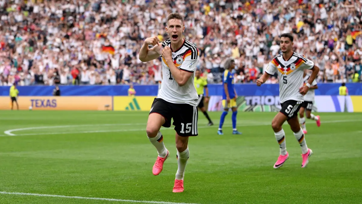 Fussball WM 2026 Vorrunde: Deutschland - Curacao : Fussball FIFA WM 2026 Vorrunde Gruppe E in Houston Deutschland - Curacao 14.06.2026 Jubel Deutschland nach dem Tor zum 2 - 1, v. li., Torschuetze Nico Schlotterbeck *** Soccer FIFA World Cup 2026 preliminary round group E in Houston Germany Curacao 14 06 2026 Germany celebrating after the goal to 2 1, from left, goal scorer Nico Schlotterbeck