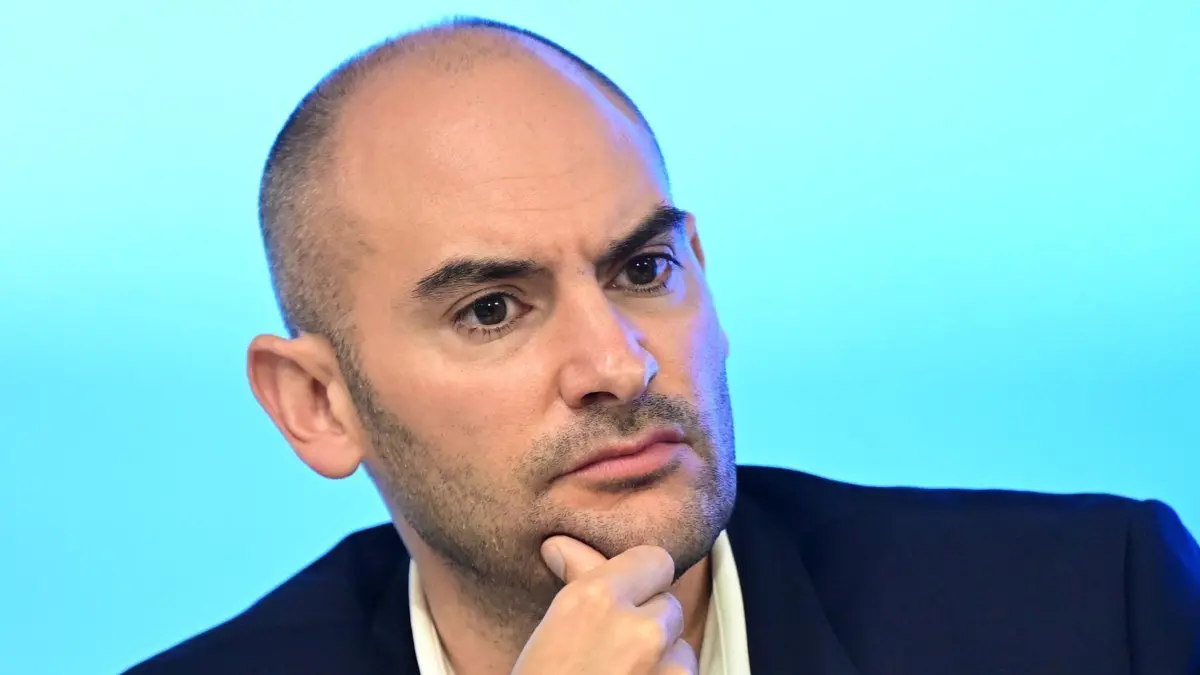 Finanzminister Danyal Bayaz (Grüne) will die Schuldenbremse für die Kommunen ausweiten.