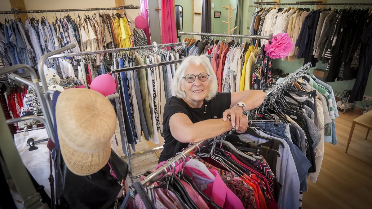 Second Hand Laden: Korntal Münchingen - Eva Kentner führt seit 20 Jahren einen Second-Hand-Laden in Korntal.