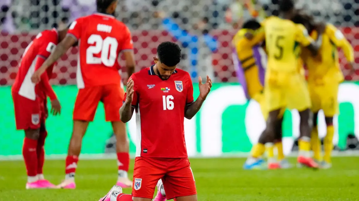 WM 2026 - Ghana - Panama: 17.06.2026, Kanada, Toronto: Fußball, Männer, WM 2026, Ghana - Panama, Vorrunde, Gruppe L, 1. Spieltag, Toronto-Stadion. Andrés Andrade (16) aus Panama reagiert nach der Niederlage. Foto: Frank Gunn/The Canadian Press/AP/dpa - ACHTUNG: Nur zur redaktionellen Verwendung und nur mit vollständiger Nennung des vorstehenden Credits +++ dpa-Bildfunk +++