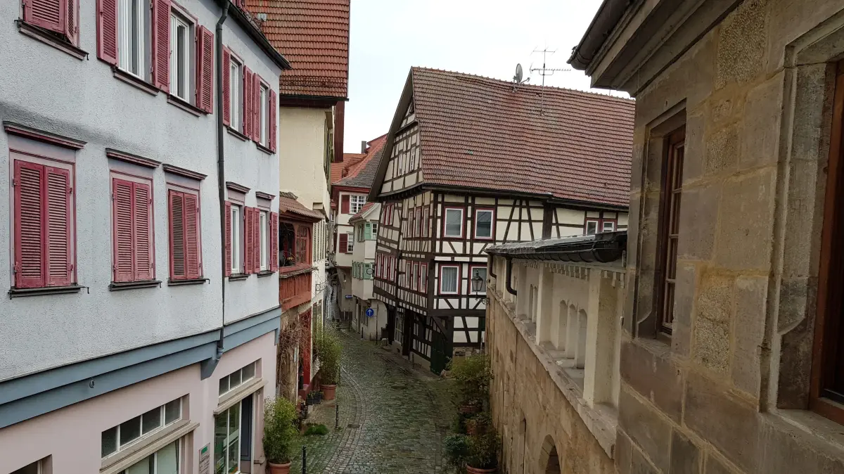 Esslingen - östliche Altstadt - Webergasse - Bebenhäuser Pfleghof (rechts)