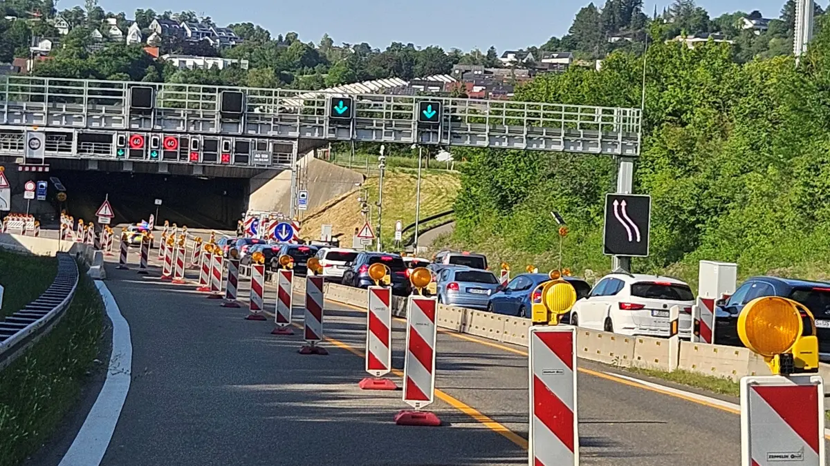 Der Engelbergtunnel ist voll gesperrt.