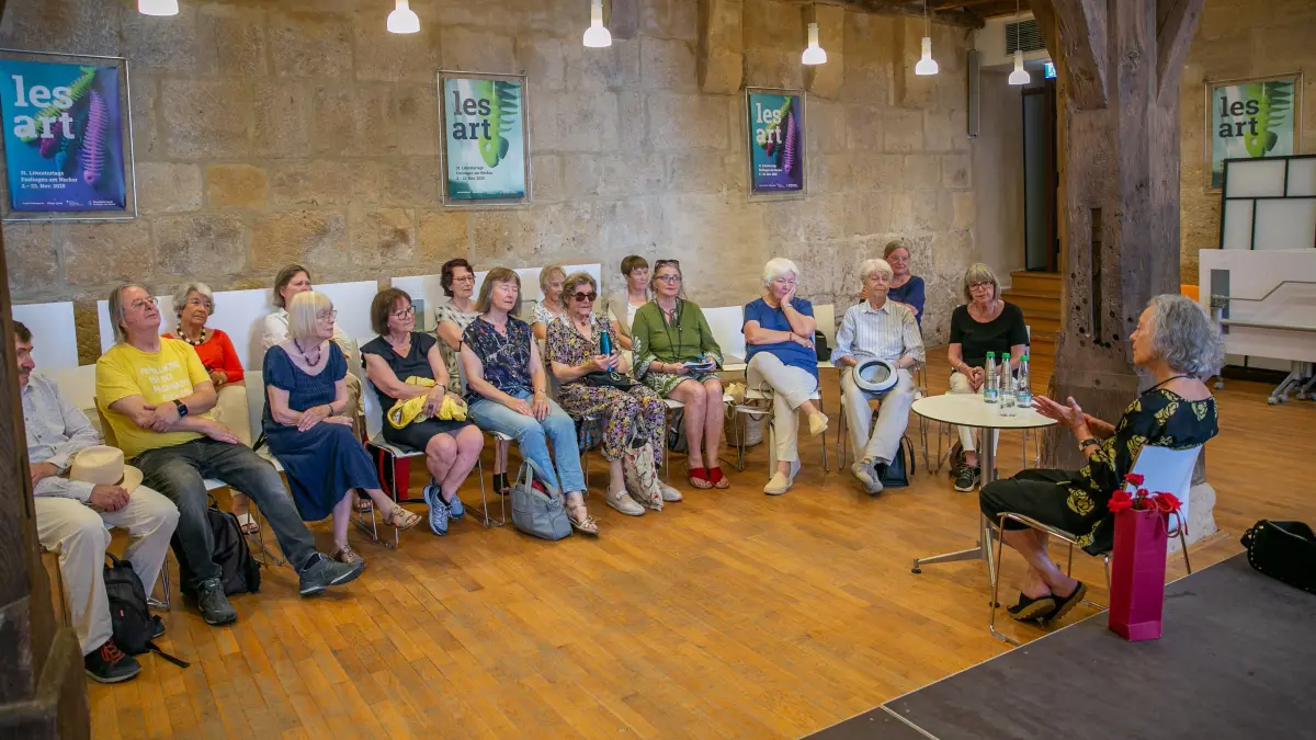foto: Roberto Bulgrin
23. 06. 2026
Esslingen, Die Stadtbuecherei will zwei beliebte Reihen für Erwachsene einstellen. Dagegen regt sich Widerspruch.
Kutschersaal, mit Susanne Luedke