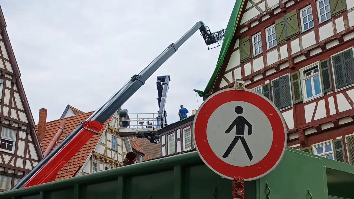 Marktplatz Leonberg: Die Aufräumarbeiten nach dem Brand lagen am Dienstagnachmittag in den letzten Zügen.
