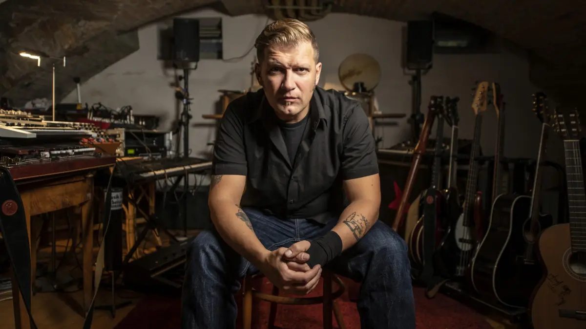 Am Samstag, 04. Juli 2026, spielt der Schweizer Musiker und Komponist Mario Batkovic sein „INTROSPECTIO Tour“ Open-Air-Konzert auf der Schwaneninsel am Kulturhaus Schwanen Waiblingen..