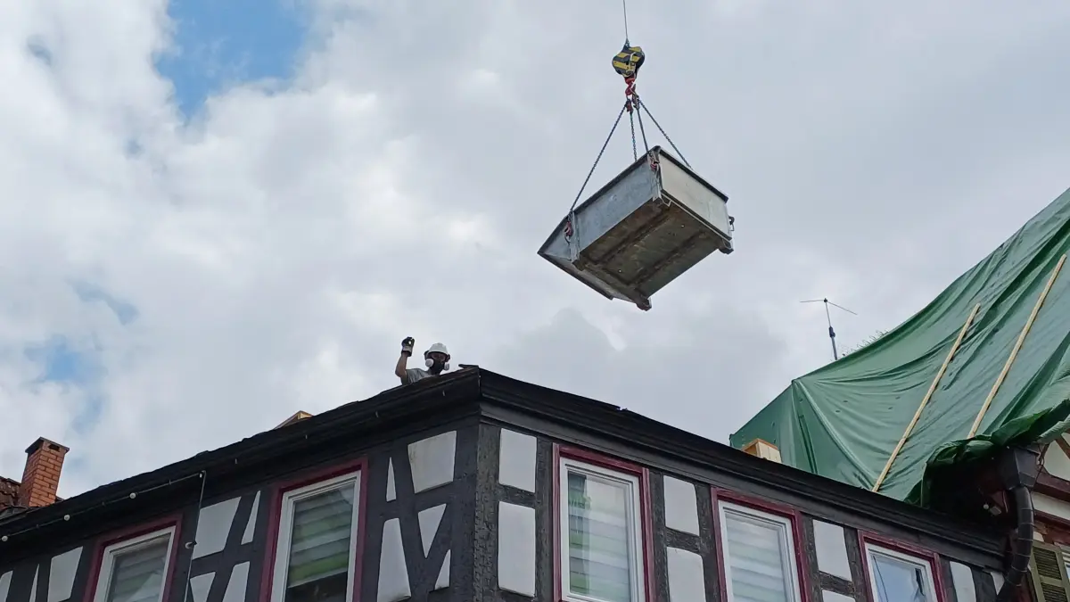 Marktplatz Leonberg: Die Aufräumarbeiten nach dem Brand lagen am Dienstagnachmittag in den letzten Zügen.
