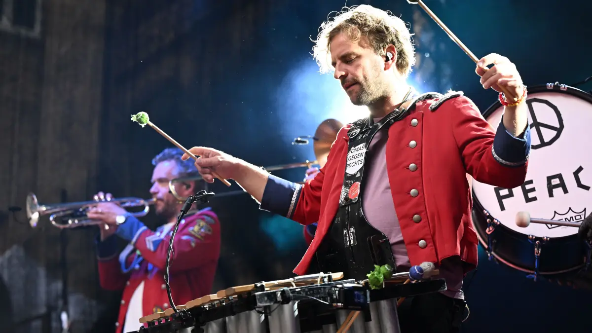 Eindrücke vom Konzert der Band Meute bei den Jazz Open im Alten Schloss