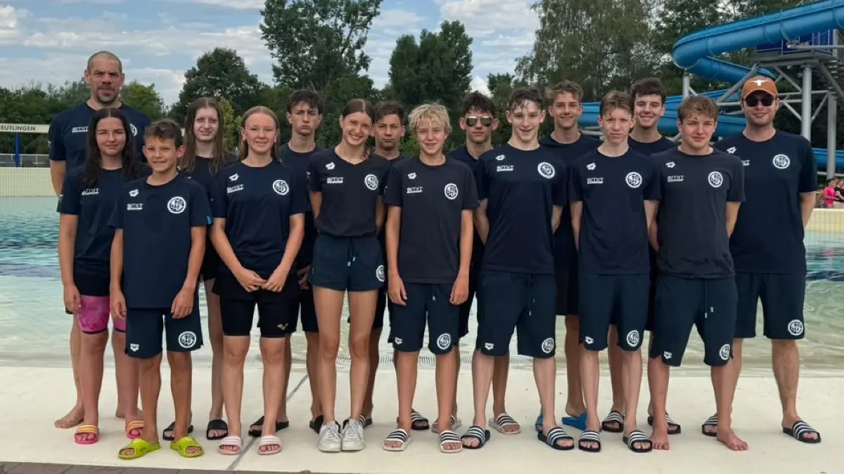 Ein hitzebeständiges Team. Die Schwimmer der SV Böblingen beim AchalmCup in Reutlingen.