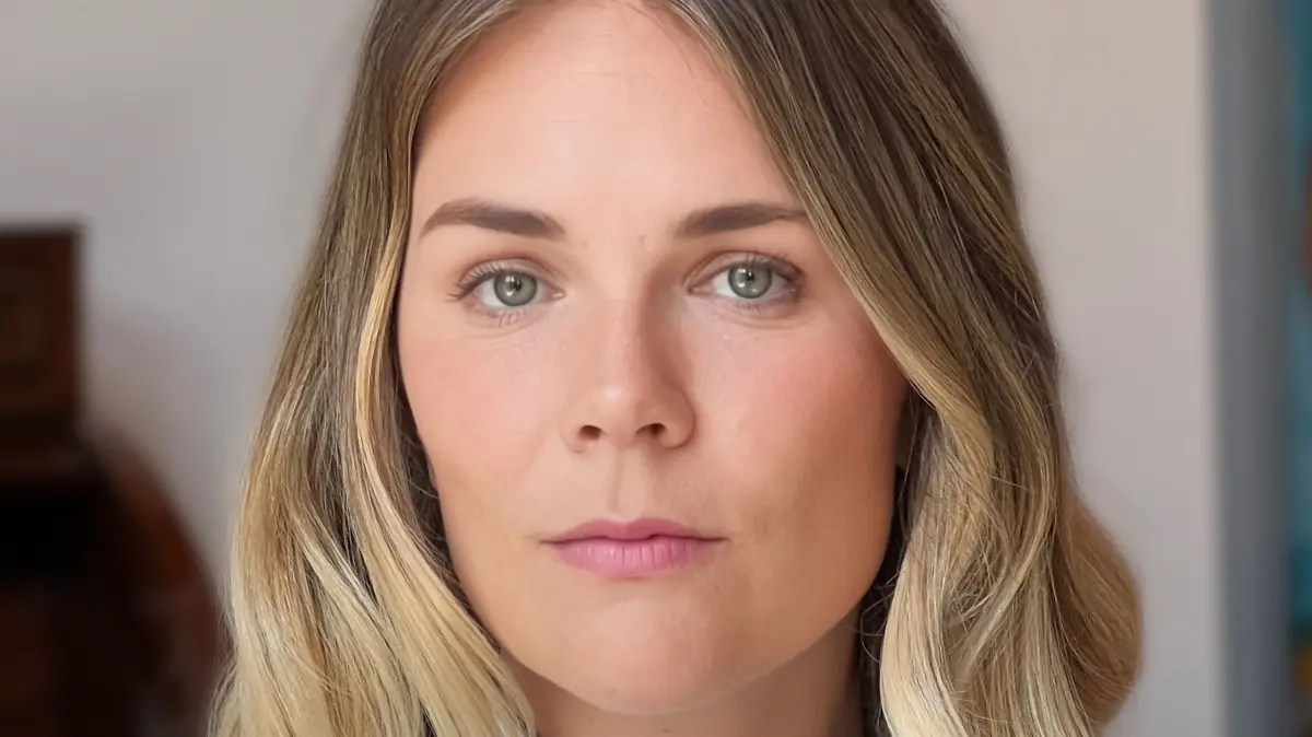 Caro Claire Burke