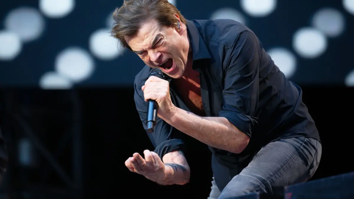 Erstes Konzert der Toten Hosen in NRW: 03.07.2026, Nordrhein-Westfalen, Düsseldorf: Campino, Sänger der Band "Die Toten Hosen", steht bei einem Konzert in der Merkur Spiel-Arena auf der Bühne. Foto: Henning Kaiser/dpa +++ dpa-Bildfunk +++