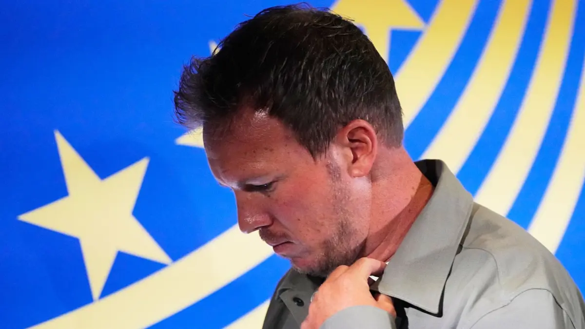 WM 2026 - Deutschland Pressekonferenz: ARCHIV - 28.06.2026, USA, Foxborough: Fußball, WM 2026, Nationalmannschaft, Deutschland, Pressekonferenz. Bundestrainer Julian Nagelsmann verlässt die PK im Vorfeld des WM-Spiels gegen Paraguay in Foxborough, Massachusetts, in der Nähe von Boston. (zu dpa: «Berichte: Bundestrainer Nagelsmann wird Rücktritt erklären») Foto: Martin Meissner/AP/dpa +++ dpa-Bildfunk +++