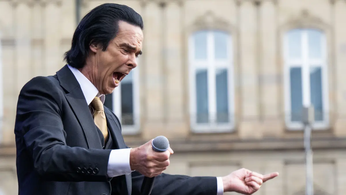 Nich Cave & The Bad Seeds beim Auftritt am Montagabend bei den Jazz Open auf dem Stuttgarter Schlossplatz