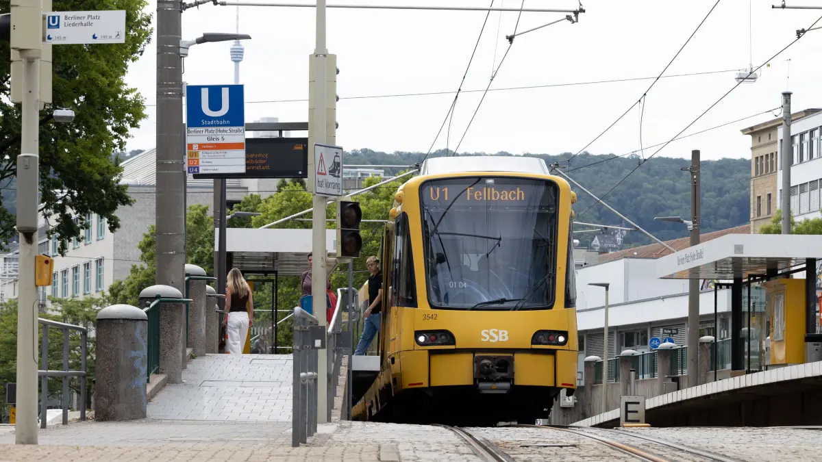 Stadtbahnhaltestelle Berliner Platz Hohe Straße: Die Stadtbahnlinie U1 soll ab Dezember mit doppelten Zügen fahren und damit mehr Kapazität bieten. Aber eine zentrale Haltestelle in der Innenstadt lässt sich dafür nicht ausbauen. Die Haltestelle Berliner Platz Hohe Straße. Künftig fahren dort die Bahnen ohne Halt durch.