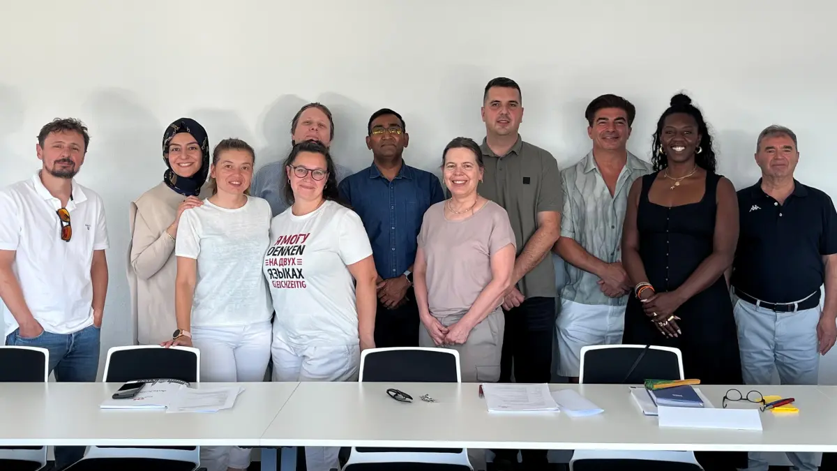 Integrationsrat Böblingen, Hinten v. l. n. r.: Alen Kudelic, Merve Kilinc, Sergii Skoblikov, Sudhir Sakalkar, Marko Vranic, Mehmet Murat, Ismail ÜstünelVorne v. l. n. r.: Elif Ulutas, Nataliya Antohina, Lara Knutzen, Modupe Baker
