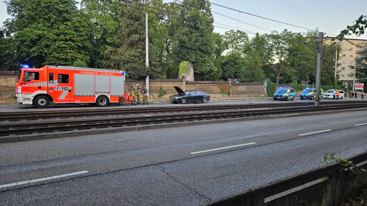 Stuttgart Heilbronnerstrasse Audi aus Finnland brennt