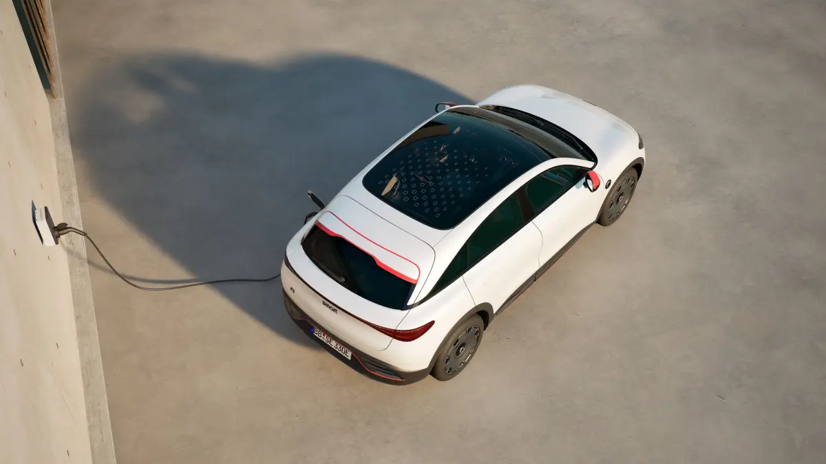 Wer zuhause oder im Büro sein Elektroauto – im Bild der smart #3 – lädt, ist noch mit Elektroautos noch flexibler unterwegs.