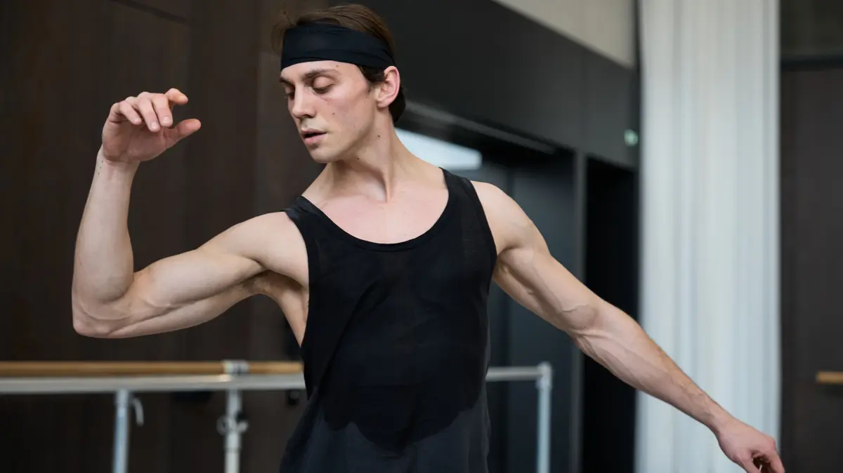 Schwanensee
Chr.: John Cranko
TänzerInnen / Dancers: Matteo Miccini
(c) Carlos Quezada