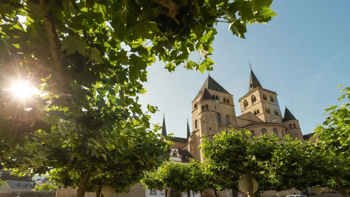 Die Domkirche St. Peter zu Trier ist die älteste Bischofskirche Deutschlands und seit 1986 Teil des UNESCO Welterbes Römische Baudenkmäler.