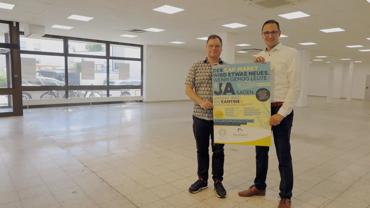 Im leersethenden ehemaligen CAP-Markt soll eine Nachbarschaftskantine entstehen: Timo Wans (l.) und Bürgermeister Ralf Barth werben für das Projekt