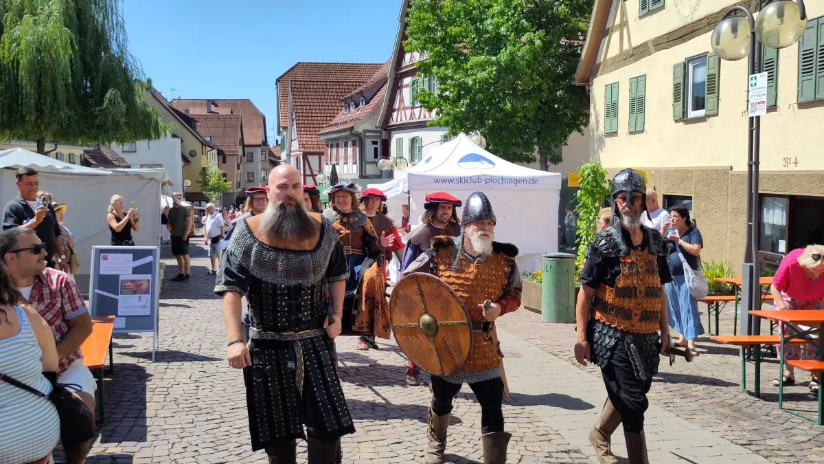 Marquardtfest Plochingen 2026: historisches Szenenspiel um den Ortsherrn von Plochingen Marquardt von Randeck, gespielt von Thomas Fischle