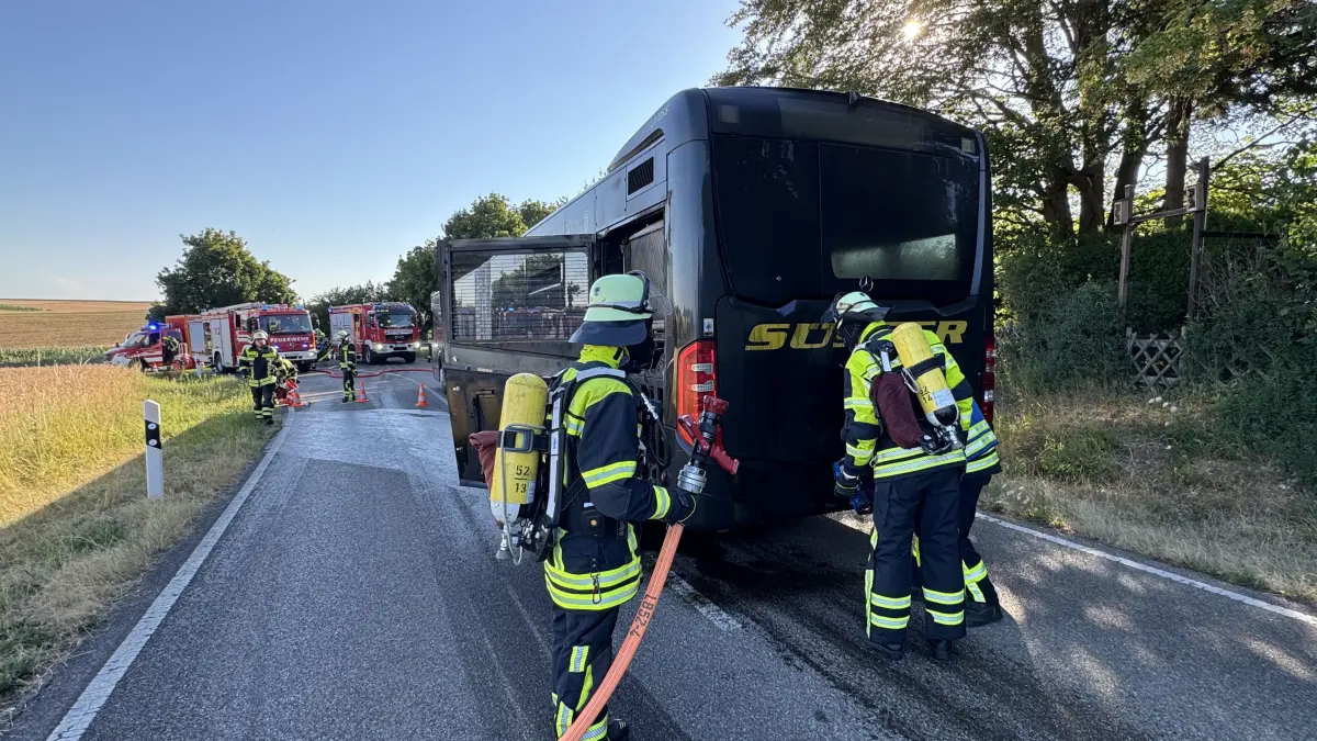 Brennender Bus bei Affalterbach
