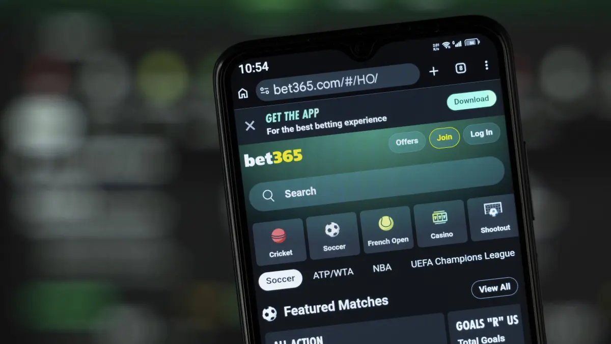 Dhaka, Bangladesch 05. Mai 2026: Nahaufnahme der Bet365 Homepage auf einem Smartphone Dhaka, Bangladesh - 05 May 2026: Close-up of Bet365 s homepage on a smartphone Copyright: imageBROKER/MojahidxMottakin iblmmo17908824.jpg Bitte beachten Sie die gesetzlichen Bestimmungen des deutschen Urheberrechtes hinsichtlich der Namensnennung des Fotografen im direkten Umfeld der Veröffentlichung