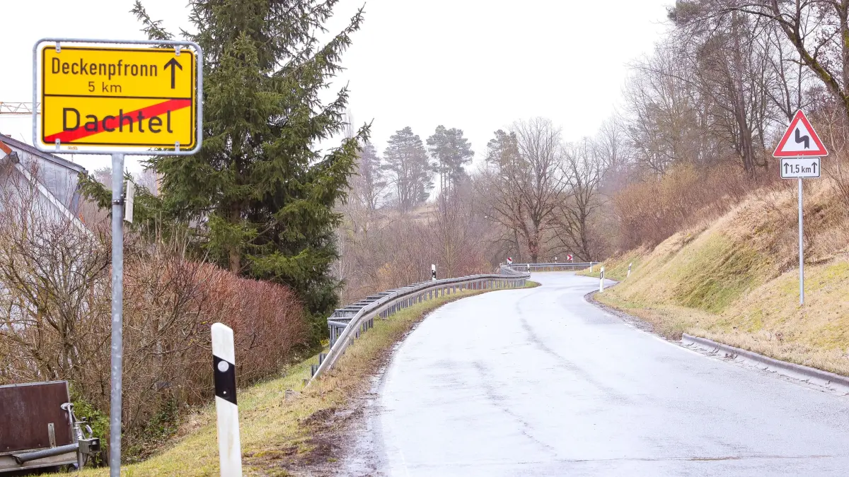Die Strasse von Dachtel Richtung Deckenpfronn soll saniert werden.