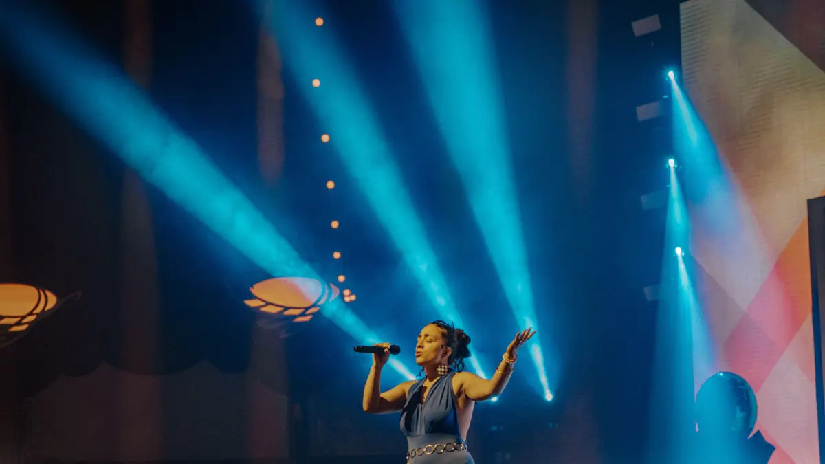 Alice Edel bei Singer Wettbewerb Europa Park Rust
