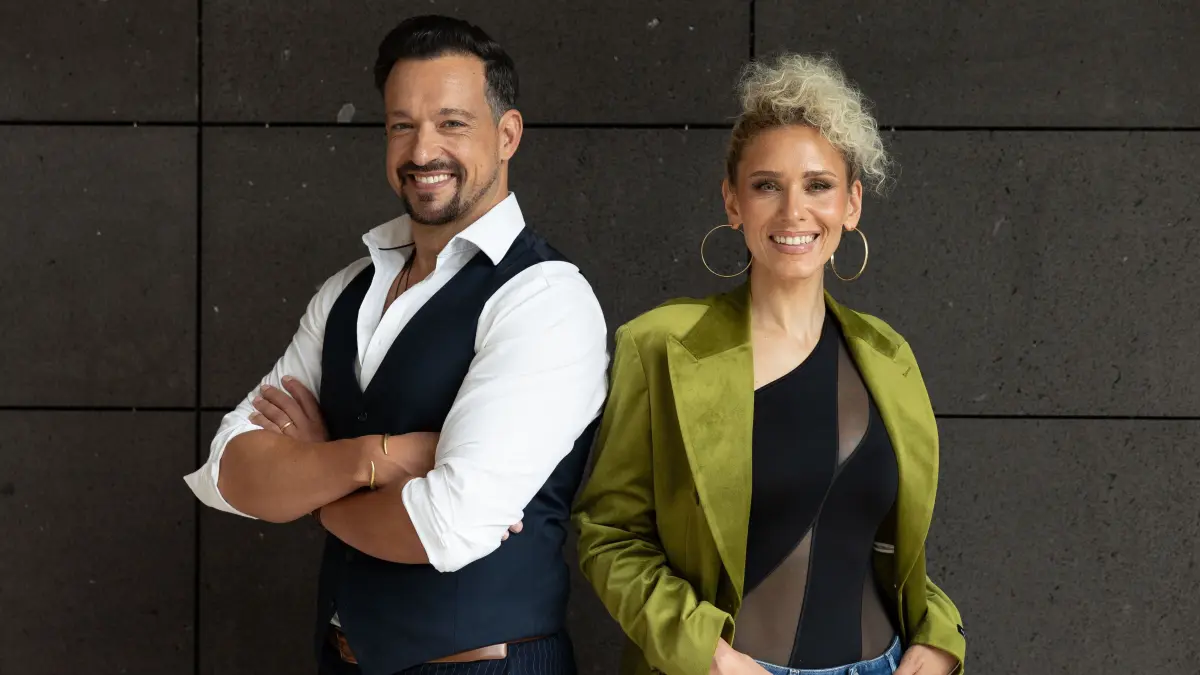 Musical Romeo und Julia: #show Im Herbst kommt das Musical *“Romeo & Julia"* nach Stuttgart und löst "We Will Rock You" ab. Die Rollen von William Shakespeare und Anne Hathaway werden Maximilian Mann und Sabrina Weckerlin spielen.