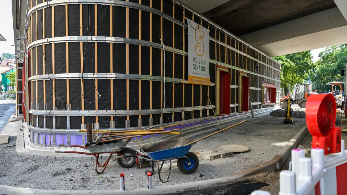 Feuerwache, Paulinenbruecke: Stuttgart, Paulinenbruecke.
Tübengerstrasse.
Baustelle der Interims-Feuerwache unter der Paulinenbrücke