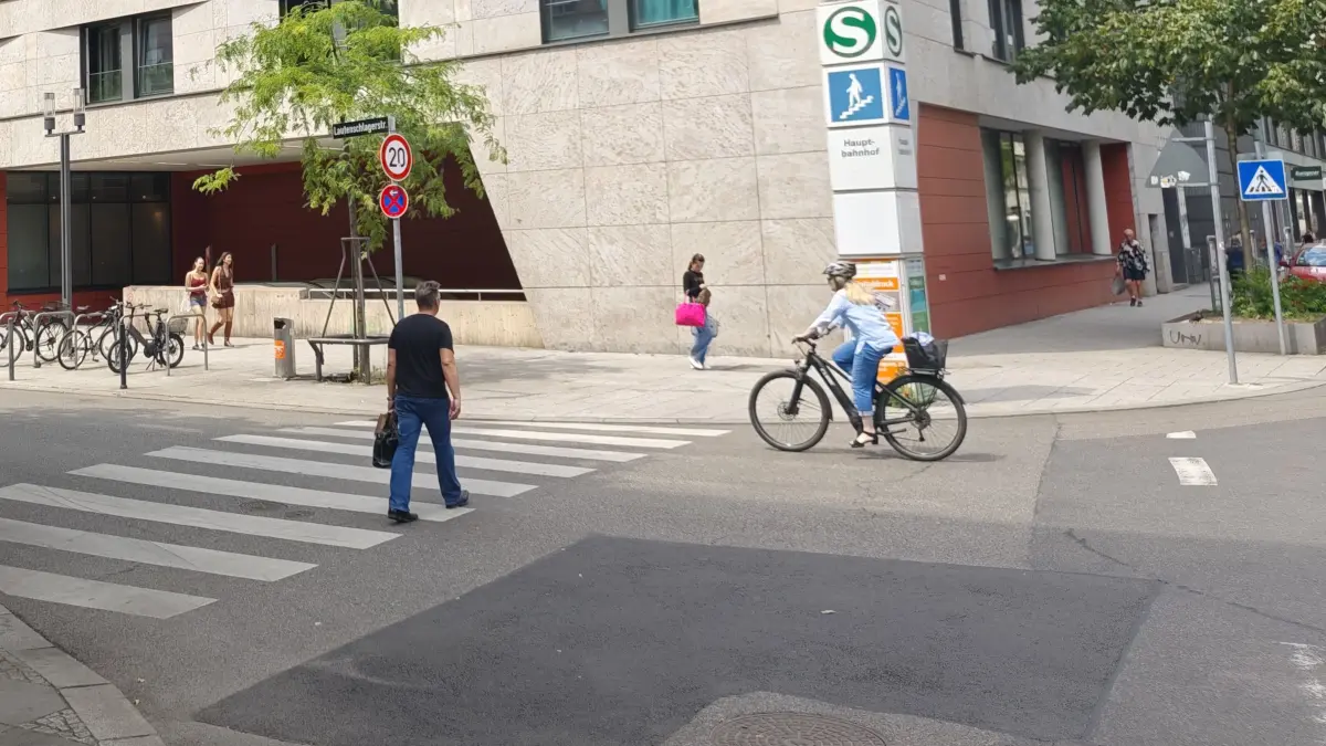 Lautenschlagerstraße, Kronenstraße