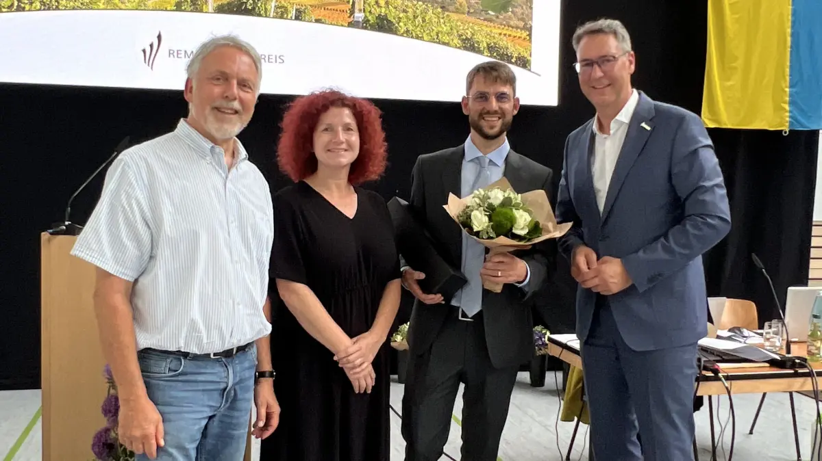 Von links: Der bisherige Leiter des Jugendamts im Rems-Murr-Kreis Holger Gläss, Sozialdezernentin Stefanie Böhm, der zukünftige Leiter des Jugendamts, Andreas Ockert, und Landrat Dr. Richard Sigel.
