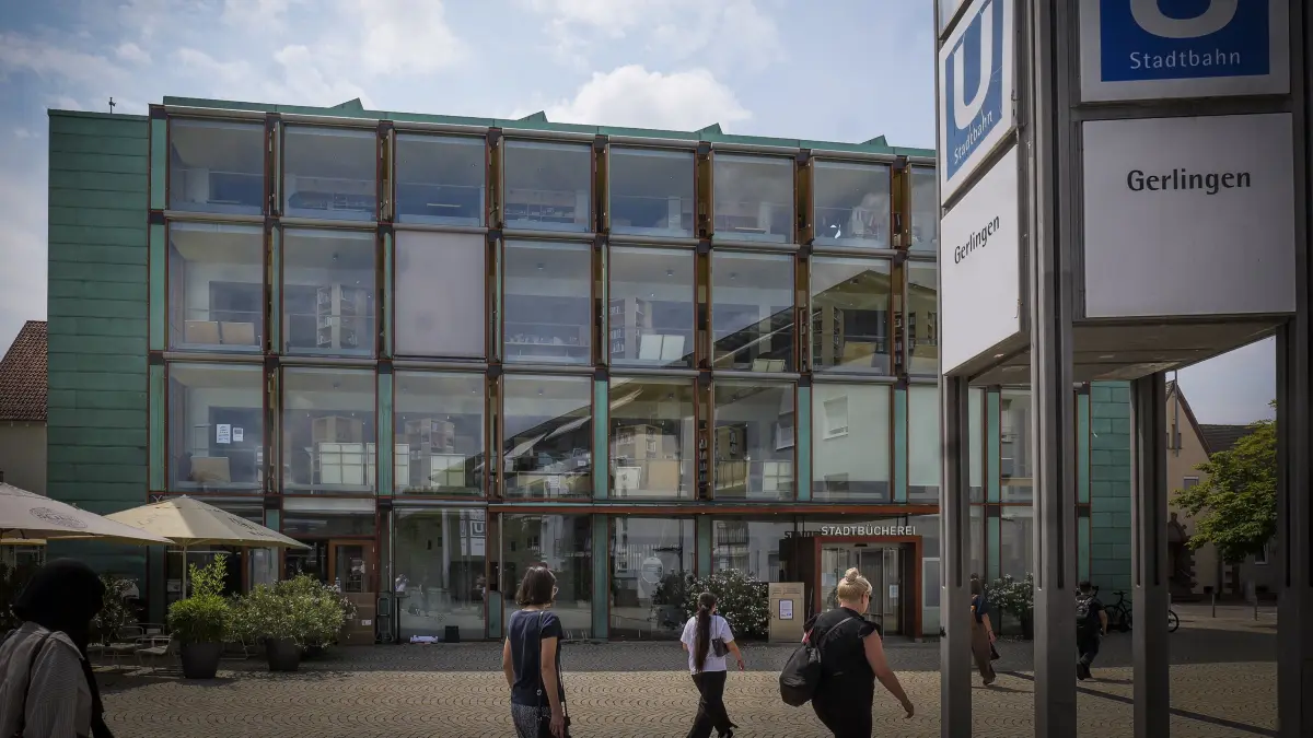 Stadtbücherei: Gerlingen - Überhitzte Stadtbücherei in Gerlingen - ein modernes Gebäude kapituliert vor der Hitze und wird an heißen Tagen frühzeitig geschlossen