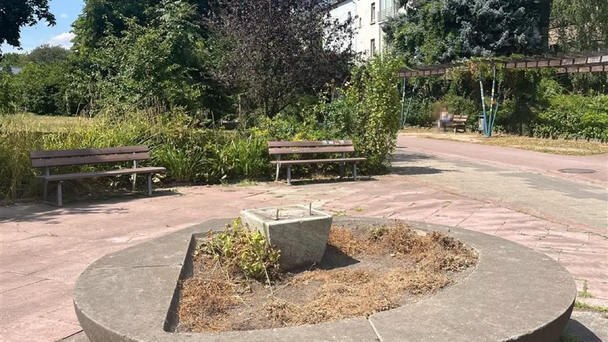 Sockel der Bronzeskulptur