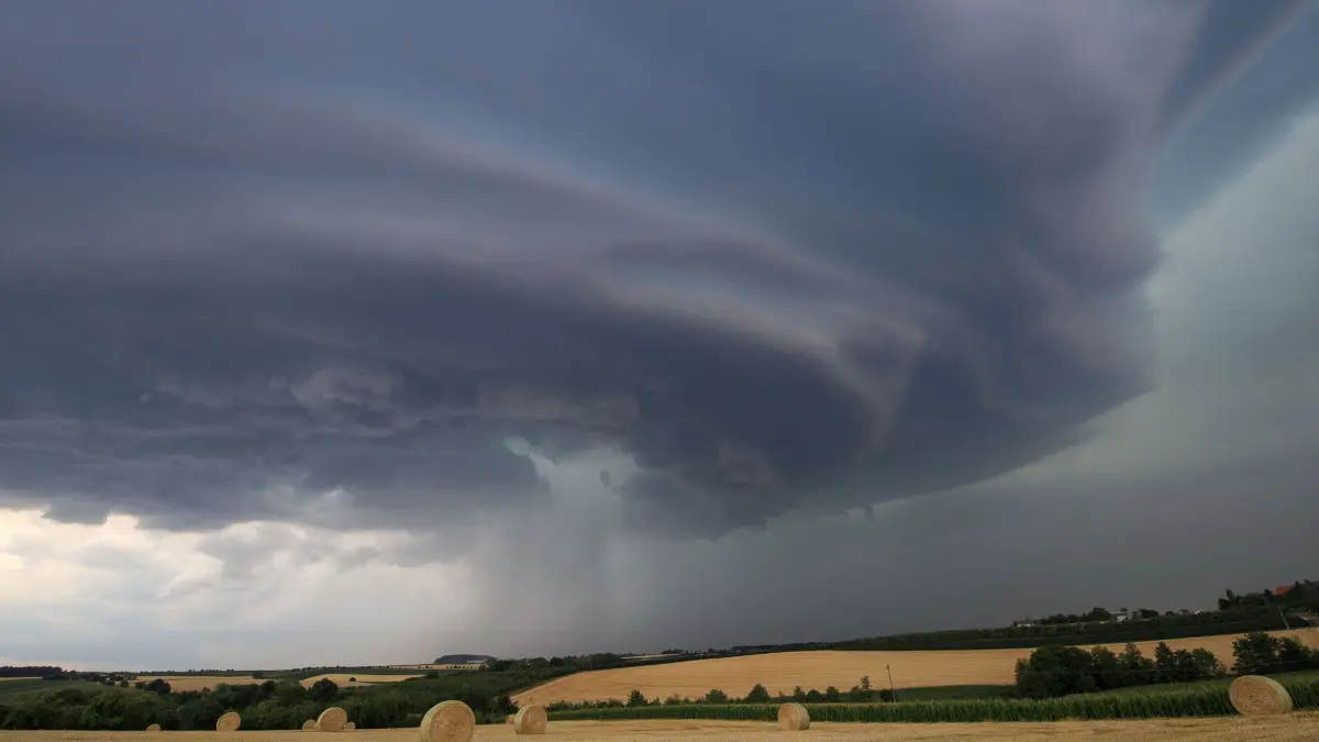Schwere Gewitter und Starkregen am Freitag erwartet