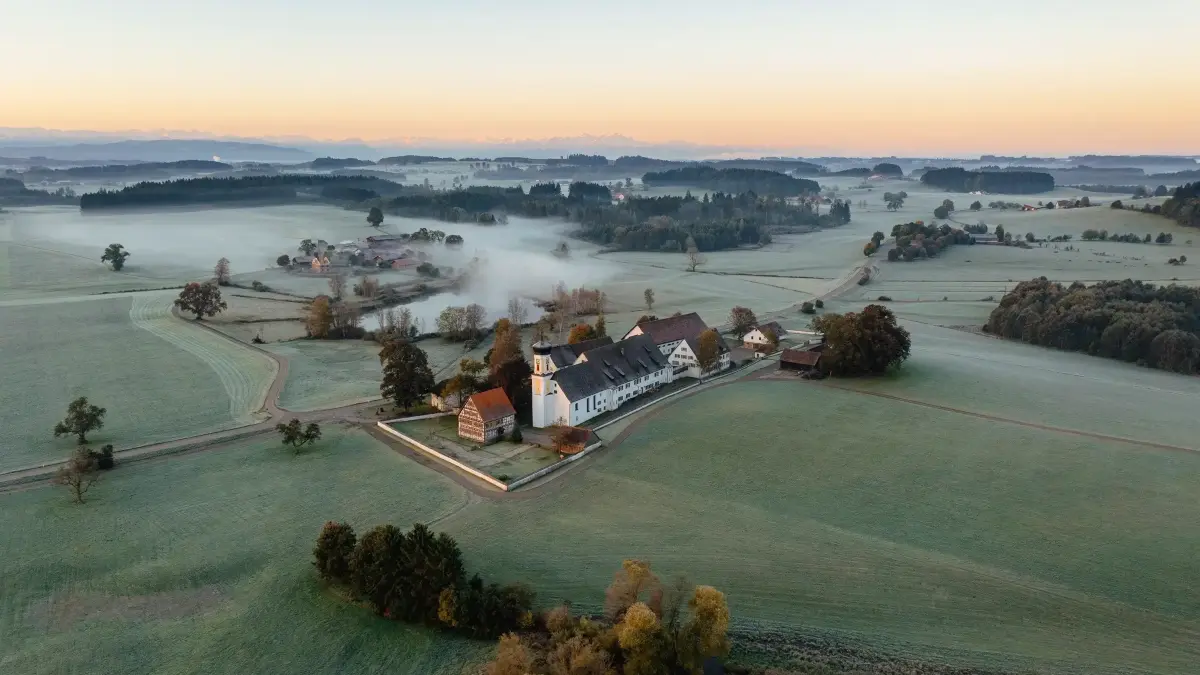 Erstmals urkundlich erwähnt wurde Bärenweiler anno 1200 als „Bernwilla“.