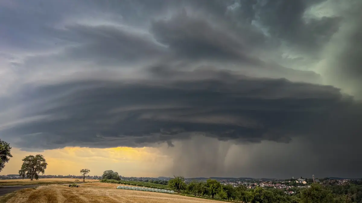 Eine Superzelle hat am Donnerstagabend in Backnang schwere Schäden angerichtet