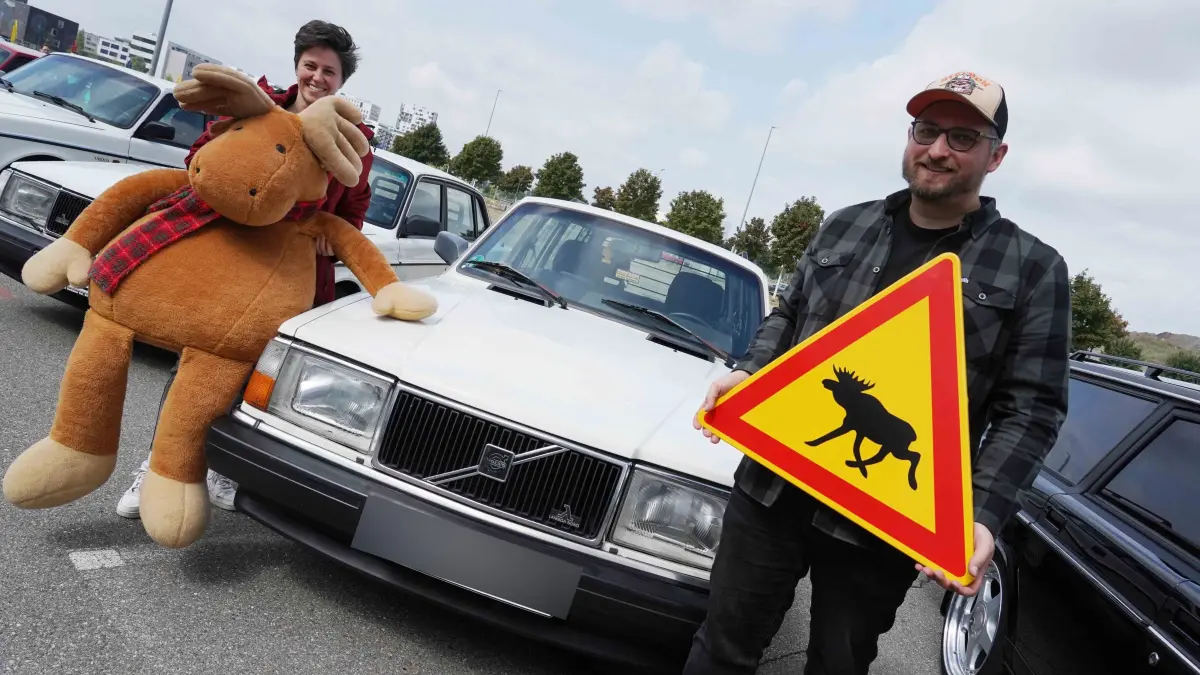 Boeblingen Motorworld Motor Treff am Flugfeld, schwedische Automobil Kultur Volvo oder Saab beide marken sind Willkommen bis 17.00 Uhr Mehrere Hundert Fahrzeuge sind schon da. Sie kommen aus ganz Deutschland und aus dem Ausland. Heute ist Schweden in der Ueberzahl.
Foto Andreas Rosar Fotoagentur-Stuttgart 19.07.2026 Kennezeichen muessen nicht geblendet werden.