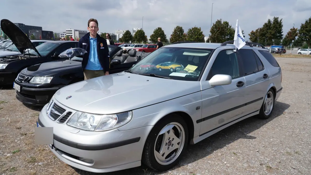 Boeblingen Motorworld Motor Treff am Flugfeld, schwedische Automobil Kultur Volvo oder Saab beide marken sind Willkommen bis 17.00 Uhr Mehrere Hundert Fahrzeuge sind schon da. Sie kommen aus ganz Deutschland und aus dem Ausland. Heute ist Schweden in der Ueberzahl.
Foto Andreas Rosar Fotoagentur-Stuttgart 19.07.2026 Kennezeichen muessen nicht geblendet werden.