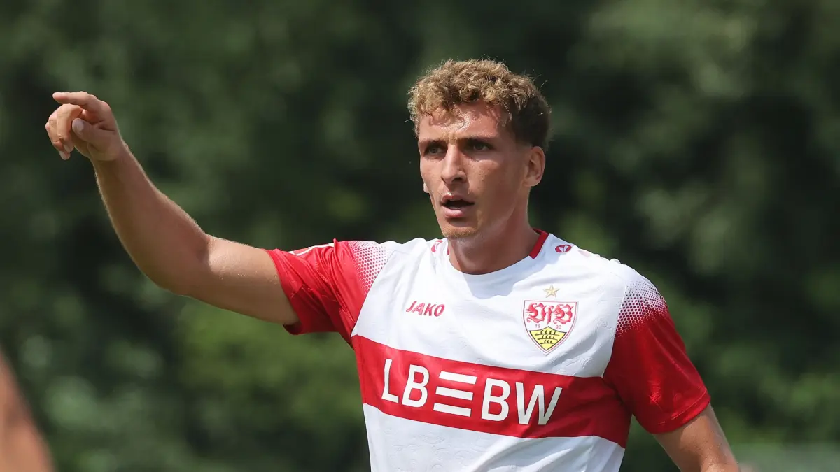 Fußball TSG Balingen vs. VfB Stuttgart : BAU // 19.07.2026, Deutschland, Balingen, Fußball Bundesliga, Saison 2026/2027, Testspiel,
TSG Balingen vs. VfB Stuttgart, Grischa Prömel ( VfB )
