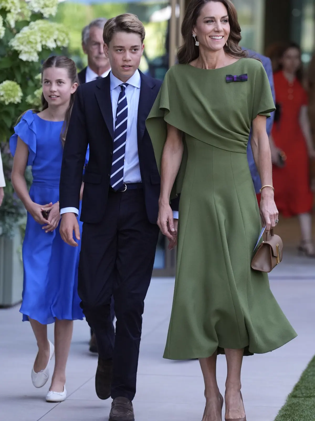 Prinz Georges Auftreten wird zunehmend elegant und offiziell: Wie hier an der Seite seiner Mutter beim Wimbledon-Finale 2026.