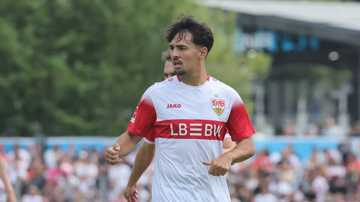 Fußball TSG Balingen vs. VfB Stuttgart : BAU // 19.07.2026, Deutschland, Balingen, Fußball Bundesliga, Saison 2026/2027, Testspiel,
TSG Balingen vs. VfB Stuttgart, Laurin Ulrich ( VfB )